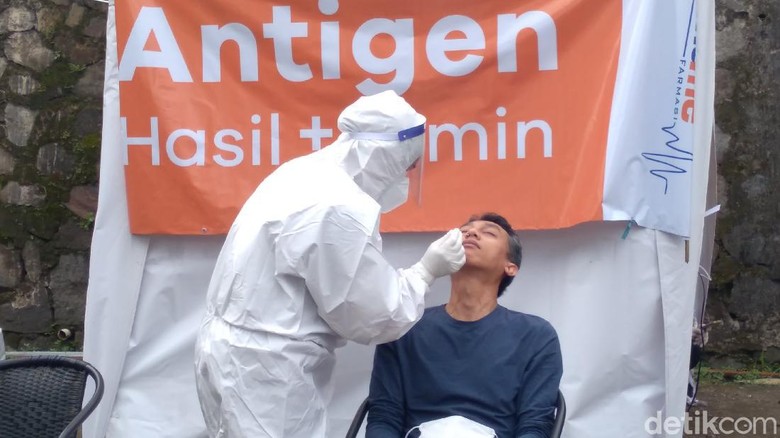 Kartu vaksin Covid-19 bsia gantikan rapid tes antigen buat ke Puncak, Bogor Kartu vaksin Covid-19 bsia gantikan rapid tes antigen buat ke Puncak, Bogor
