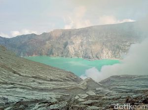 Sejarah Terbentuknya Kawah Ijen yang Memunculkan Blue Flame
