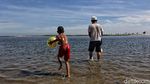 Libur Panjang, Pantai Ancol Diserbu Wisatawan