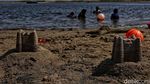 Libur Panjang, Pantai Ancol Diserbu Wisatawan