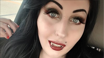 8 Potret Wanita Habiskan Setengah Miliar Demi Jadi Barbie Vampir