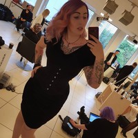 Sebelumnya Marilyn adalah seorang wanita pemilik rambut pirang, kurus, dan juga tinggi. Agar semakin terlihat mirip boneka, Marilyn juga melakukan face lift untuk kulitnya agar semakin kencang dan mulus. Foto: Instagram/@mizz.intra