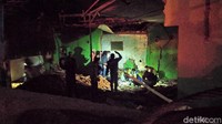 Selain 2 orang korban meninggal, setidaknya ada 8 korban lain yang mengalami luka parah dalam insiden tersebut. Mereka langsung dievakuasi ke RSUD dr. Slamet Garut.