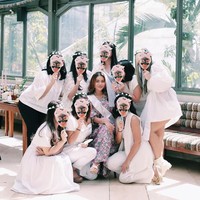 Usut punya usut, Aurel menjadi orang pertama di antara teman-temannya yang menikah (Foto: Instagram)