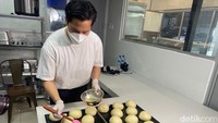 Berbeda dari gerai burger lainnya di Burger Garage, sang pemilik sekaligus chefnya lebih mementingkan kualitas dan kesegaran bahan-bahan makanannya. Foto: detikFood