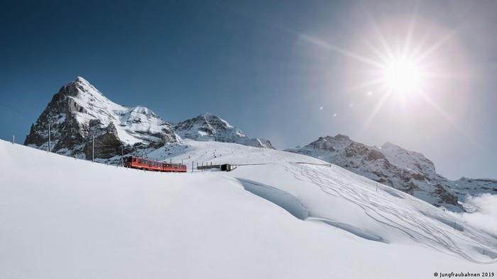 Cakrawala Terbentang di Jungfraujoch, Stasiun Kereta Tertinggi Eropa