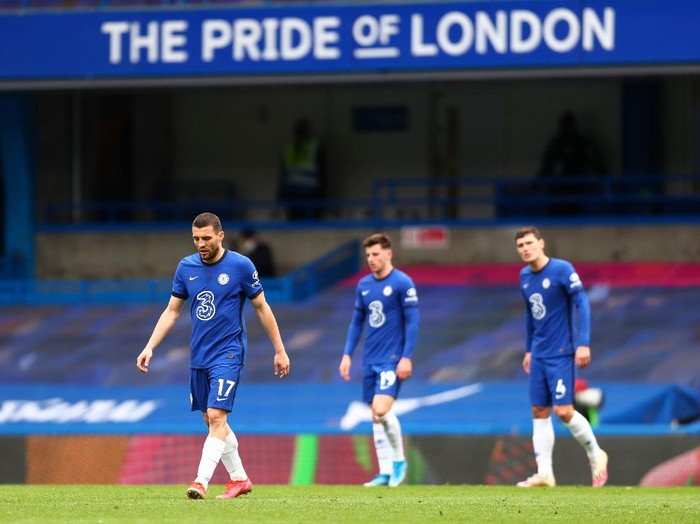 LONDON, ENGLAND - APRIL 03: Mateo Kovacic of Chelsea looks dejected during the Premier League match between Chelsea and West Bromwich Albion at Stamford Bridge on April 03, 2021 in London, England. Sporting stadiums around the UK remain under strict restrictions due to the Coronavirus Pandemic as Government social distancing laws prohibit fans inside venues resulting in games being played behind closed doors. (Photo by Clive Rose/Getty Images)