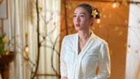 Namanya trending karena dikaitkan dengan isu pelakor. Artis FTV Livy Andriany punya banyak momen kulineran yang seru. Foto: Instagram @livyandriany