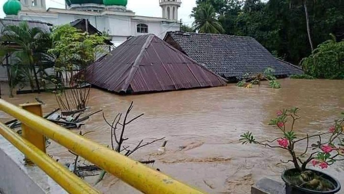 Hujan intensitas tinggi menyebabkan banjir di wilayah Bima NTB, ribuan warga terdampak (dok Istimewa)