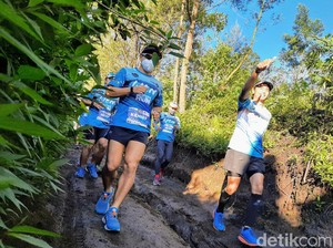 Puluhan Pelari Lintas Alam Berlomba di Ijen Geopark Run
