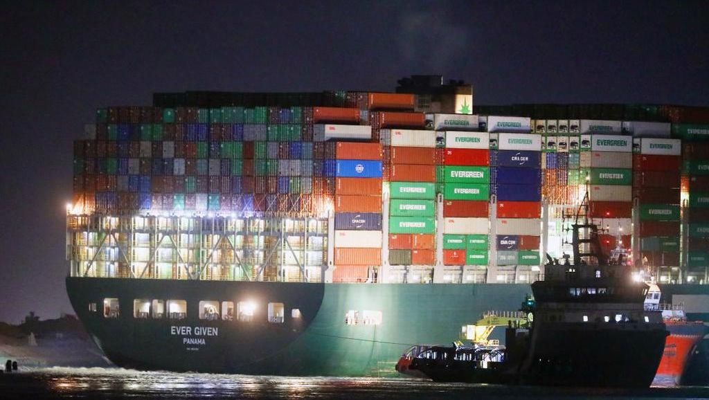Kabar Terkini Kapal Raksasa yang Nyangkut di Terusan Suez