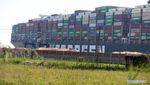 Melihat dari Dekat Kapal Raksasa yang Nyangkut di Terusan Suez