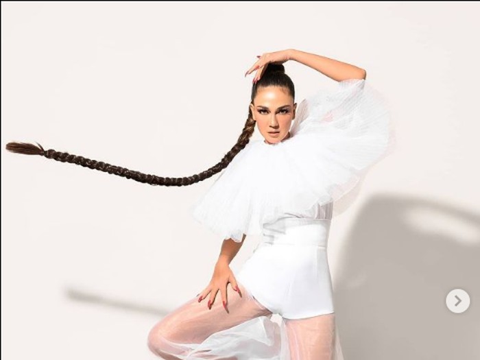 Karakter wanita zodiak virgo seperti Luna Maya. Foto: Dok. Instagram @intm_nettv @lunamaya Karakter wanita zodiak virgo seperti Luna Maya. Foto: Dok. Instagram @intm_nettv @lunamaya