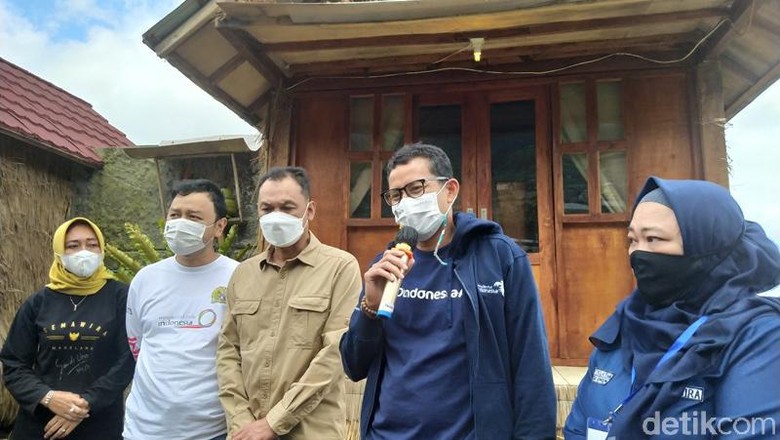 Menparekraf Sandiaga Uno Menparekraf Sandiaga Uno