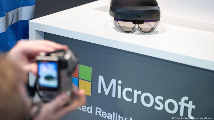 Microsoft akan Lengkapi Tentara AS dengan Headset Augmented Reality