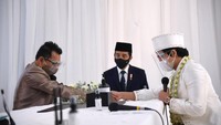 Momen Presiden Jokowi Jadi Saksi Pernikahan Atta dan Aurel (Foto: Lukas - Biro Pers Sekretariat Presiden)