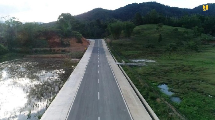 Pembangunan jalan perbatasan di Kalimantan Utara (Kaltara) Pembangunan jalan perbatasan di Kalimantan Utara (Kaltara)