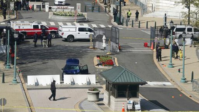 Penyerangan terhadap dua petugas kepolisian terjadi di dekat Gedung Capitol Amerika Serikat. Begini suasana pasca penyerangan tersebut.
