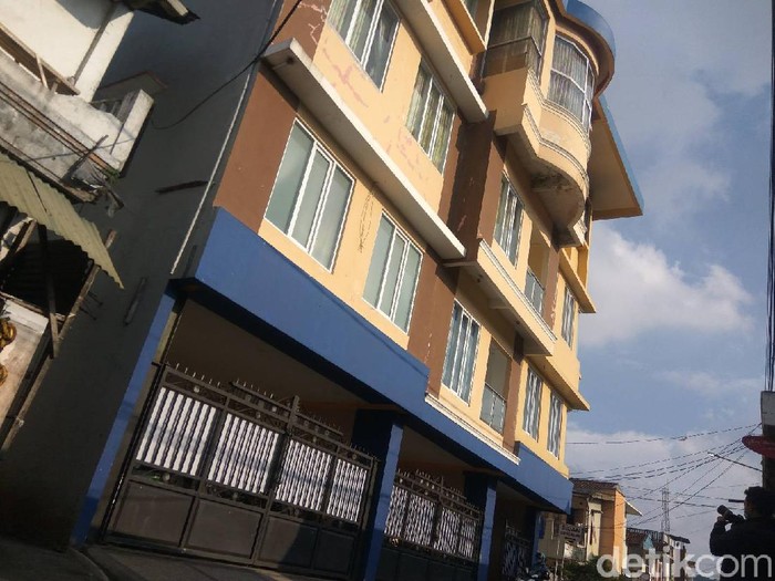 Rumah Bupati Bandung Barat Aa Umbara