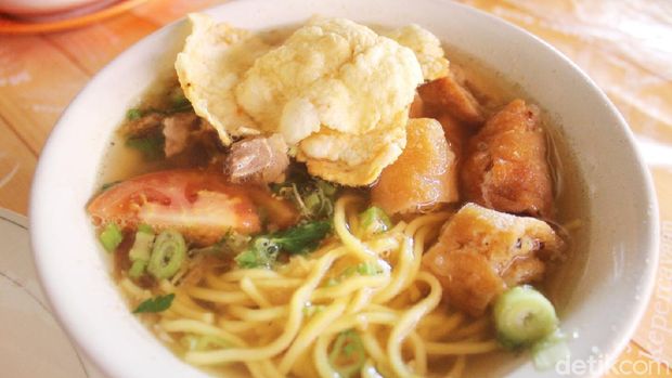 soto mie mang ohim yang rasanya segar di Bogor
