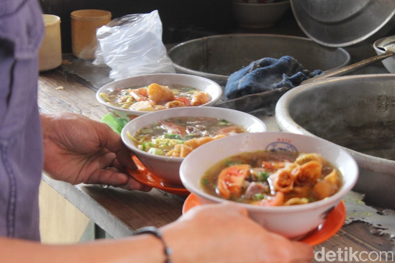 soto mie mang ohim yang rasanya segar di Bogor