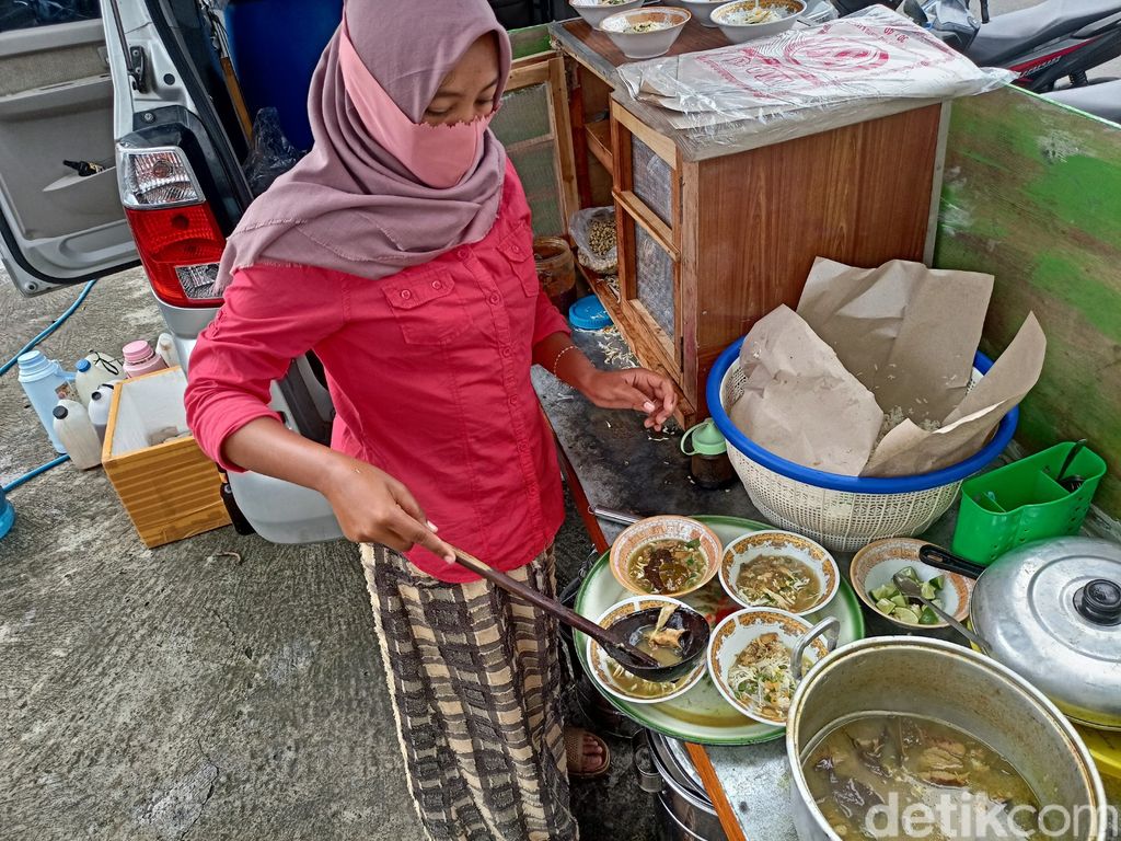 Sueger Mantap! Sarapan Soto Ayam Rp 2.000 Semangkok