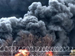 Ada Bau Menyengat hingga Protes Warga di Balik Kebakaran Kilang Balongan