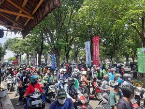 Ini Kata Kampus Ubaya soal Vaksin Drive Thru Sempat Membludak Tanpa Jaga Jarak