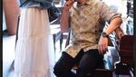 Momen Romantis April Jasmine dan Ustaz Solmed Saat Makan Bersama