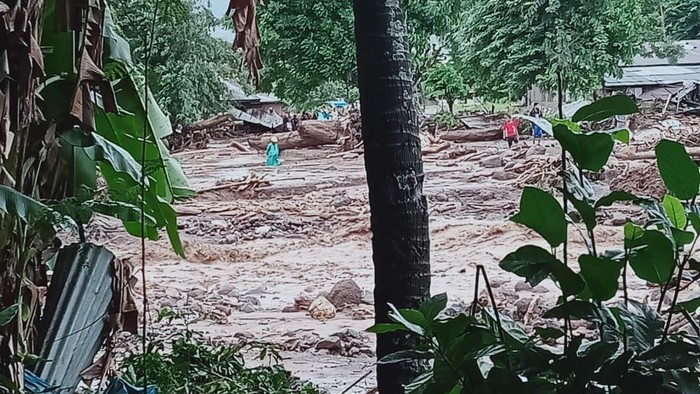 Banjir bandang di Flores Timur, NTT