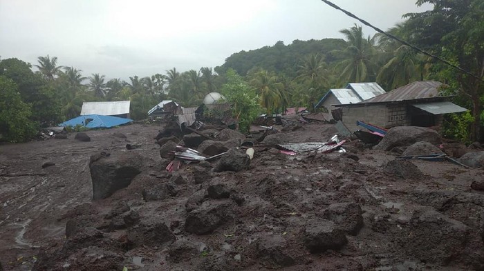 Banjir bandang di Flores Timur, NTT