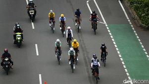 Diberi Jalan Permanen, Pesepeda Ini Bandel Keluar Jalur