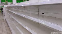 Belum diketahui pasti apa alasan Giant Pamulang Square ditutup. Pemilik jaringan ritel Giant yakni PT Hero Supermarket Tbk (HERO), hingga berita ini ditulis juga belum memberikan jawaban terkait alasan penutupan.