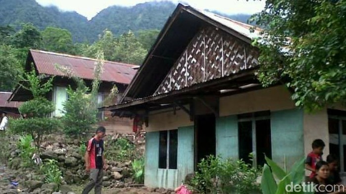 Unik Tak Ada Rumah  di  Kampung Jalawastu Brebes yang 