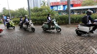 Acara diawali dengan kegiatan berkendara bersama di kawasan SCBD, Jakarta, Sabtu (3/4).