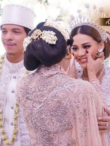 Makeup Krisdayanti di pernikahan Aurel Hermansyah dan Atta Halilintar.