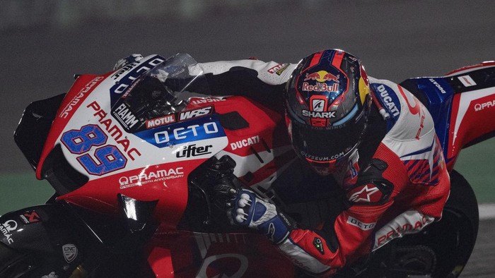DOHA, QATAR - APRIL 02: Jorge Martin of Spain and Pramac Racing rounds the bend during the MotoGP of Qatar - Free Practice at Losail Circuit on April 02, 2021 in Doha, Qatar. (Photo by Mirco Lazzari gp/Getty Images)