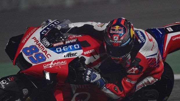DOHA, QATAR - APRIL 02: Jorge Martin of Spain and Pramac Racing rounds the bend during the MotoGP of Qatar - Free Practice at Losail Circuit on April 02, 2021 in Doha, Qatar. (Photo by Mirco Lazzari gp/Getty Images)