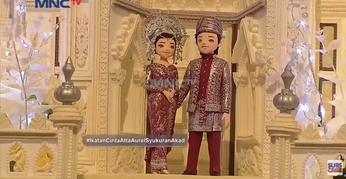 Makna Pemotongan Kue Pengantin 3 Meter di Pernikahan Aurel dan Atta