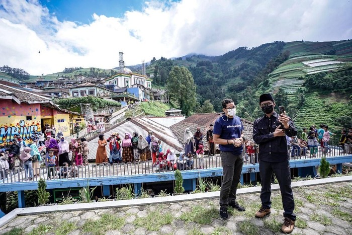 Menparekraf Sandiaga Uno di Dusun Butuh Kaliangkrik Magelang
