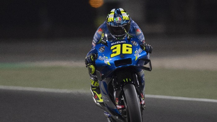 DOHA, QATAR - APRIL 03: Joan Mir of Spain and Team Suzuki ECSTAR   heads down a straight during the MotoGP of Qatar - Qualifying at Losail Circuit on April 03, 2021 in Doha, Qatar. (Photo by Mirco Lazzari gp/Getty Images)