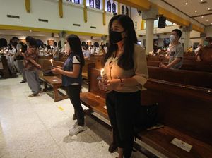 Misa Malam Paskah di Surabaya Terapkan Protokol Kesehatan