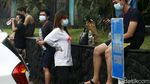 Momen Penghuni Berhamburan saat Basement Apartemen Taman Sari Terbakar