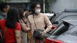 Momen Penghuni Berhamburan saat Basement Apartemen Taman Sari Terbakar