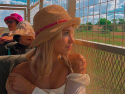 Phoebe, Putri Bill Gates yang Paling Stylish