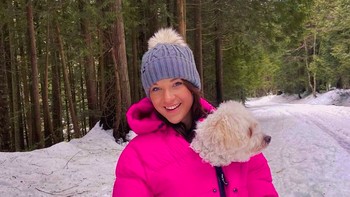 Walaupun demikian, ia tidak pernah menunjukkan harta kekayaan yang berlebihan. Foto: Instagram/@pheebeegates