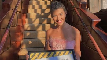 Sudah Phoebe dan para saudaranya hidup bergelimang harta karena sang ayah saat ini kekayaannya di kisaran USD 128 miliar. Foto: Instagram/@pheebeegates