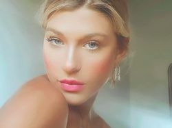 Phoebe, Putri Bill Gates yang Paling Stylish