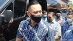 Potret AHY Tabur Bunga di Makam Sarwo Edhie