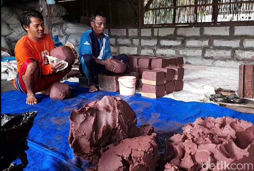 Begini Proses Pembuatan Terasi Tradisional di Kabupaten Tegal